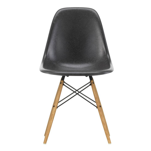 Cadeira Eames em Fibra de Vidro DSW / Base Freixo
